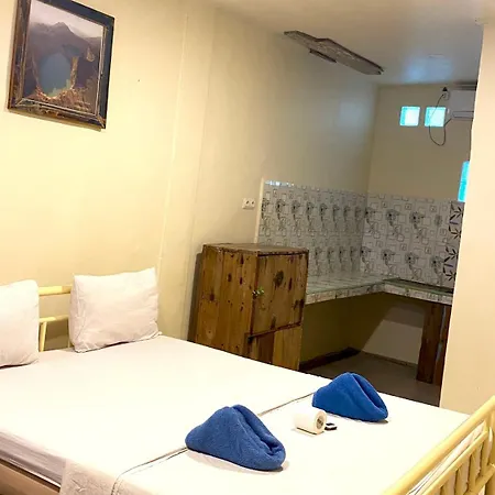 Komodo Shores Homestay Labuan Bajo Exterior photo