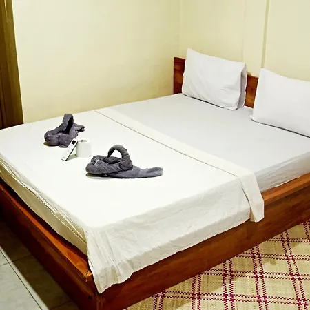 Komodo Shores Homestay Labuan Bajo Exterior photo