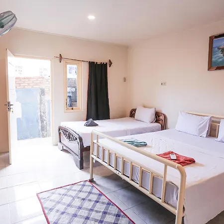 Komodo Shores Homestay Labuan Bajo Exterior photo